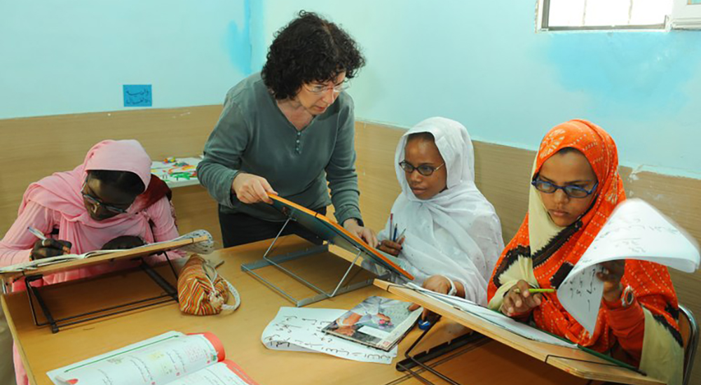 Niñas ciegas saharauis reciben atención educativa