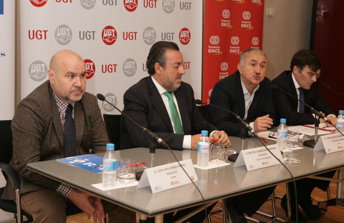 Luis Cayo, Miguel Carballeda, Pepe Álvarez y Alberto Durán presentan el convenio