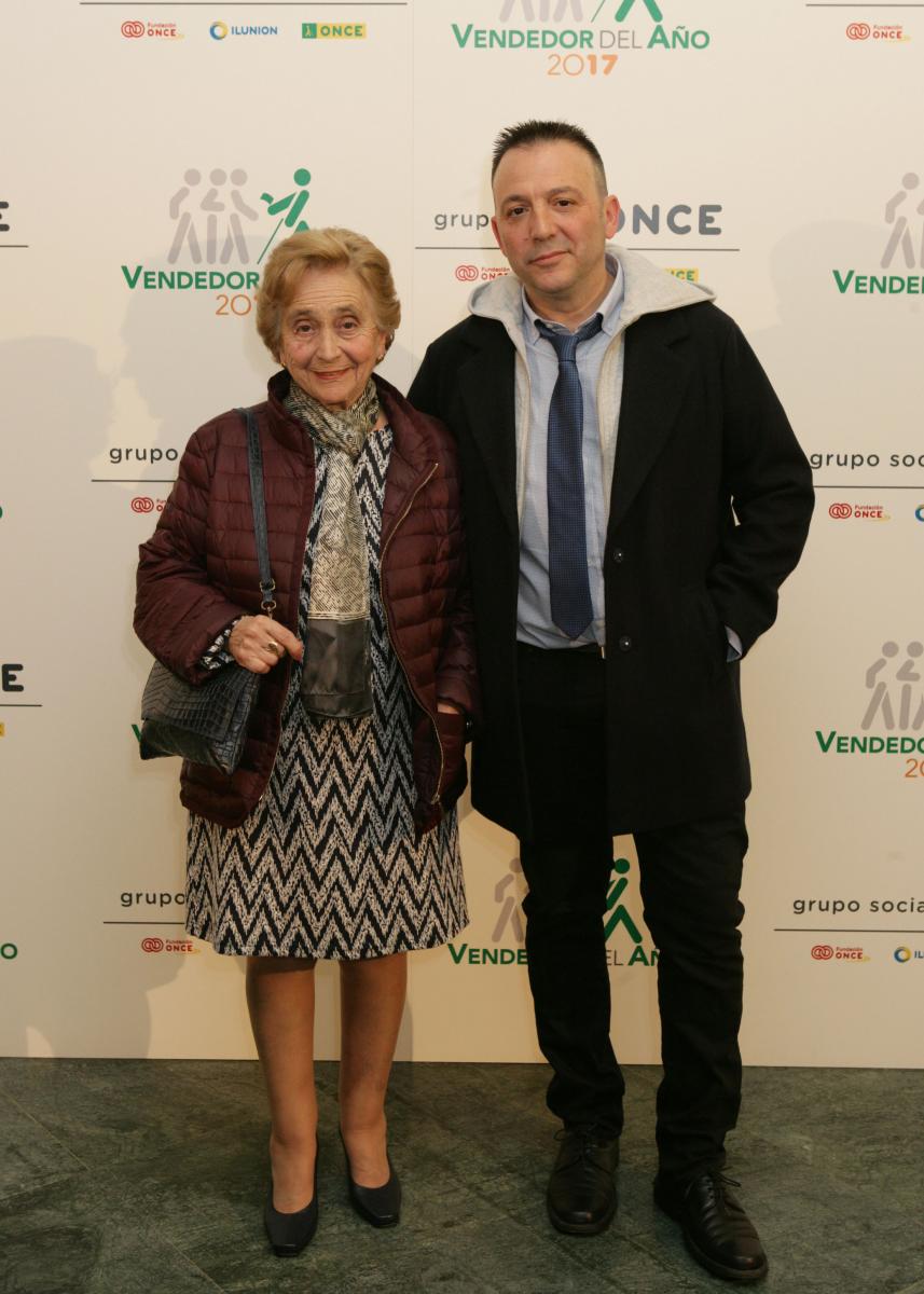 Víctor Manuel en el Photocall junto a su madre