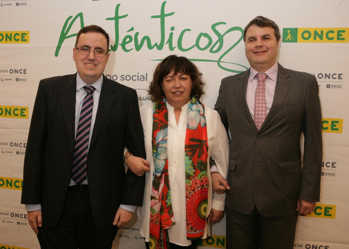 David Jiménez junto a Mª Teresa Rodríguez y Jesús Buitrago