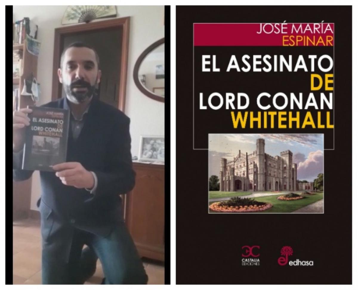José MarIa Espinar muestra su libro, junto a él la portada del mismo