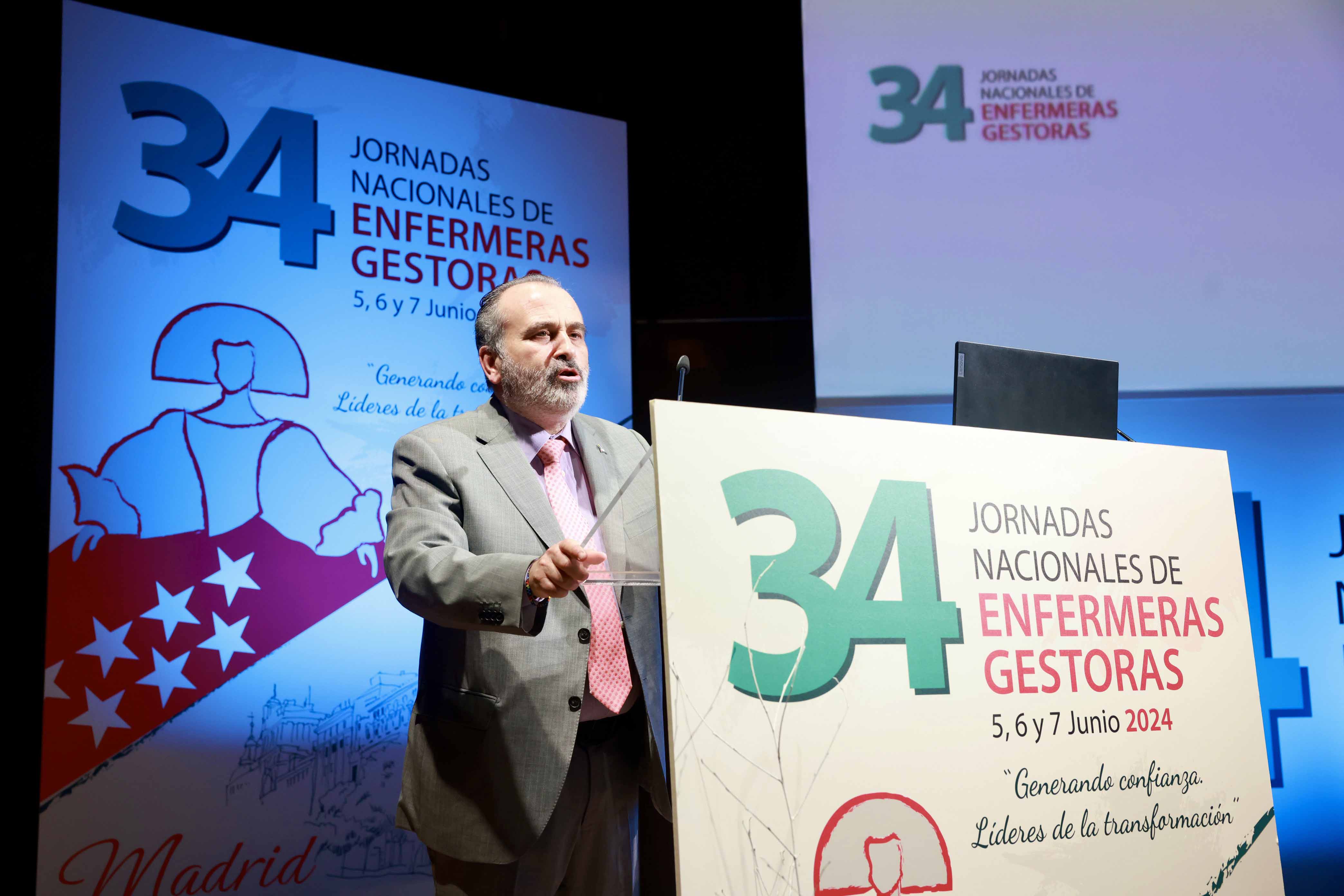 Luis Natalio Royo durante su parlamento en la presentación