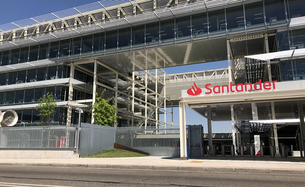 Sede del Banco Santander en Luca de Tena