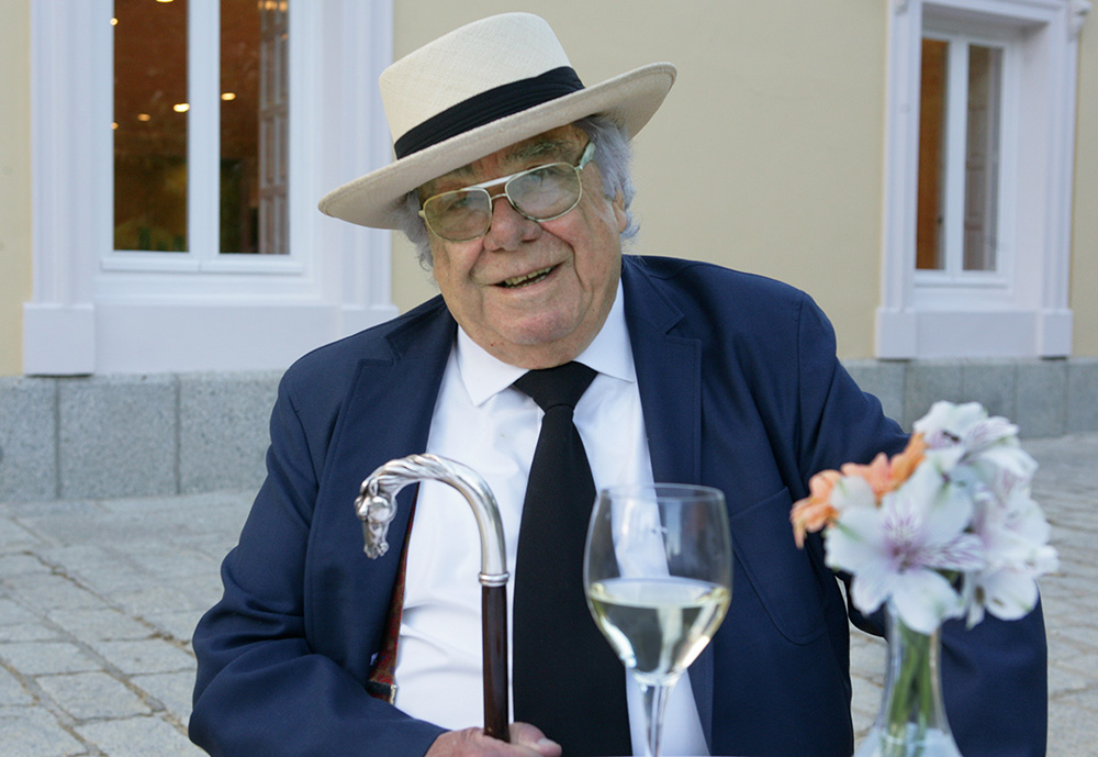 Ángel García López en una de las entregas de los Premios Tiflos de Literatura