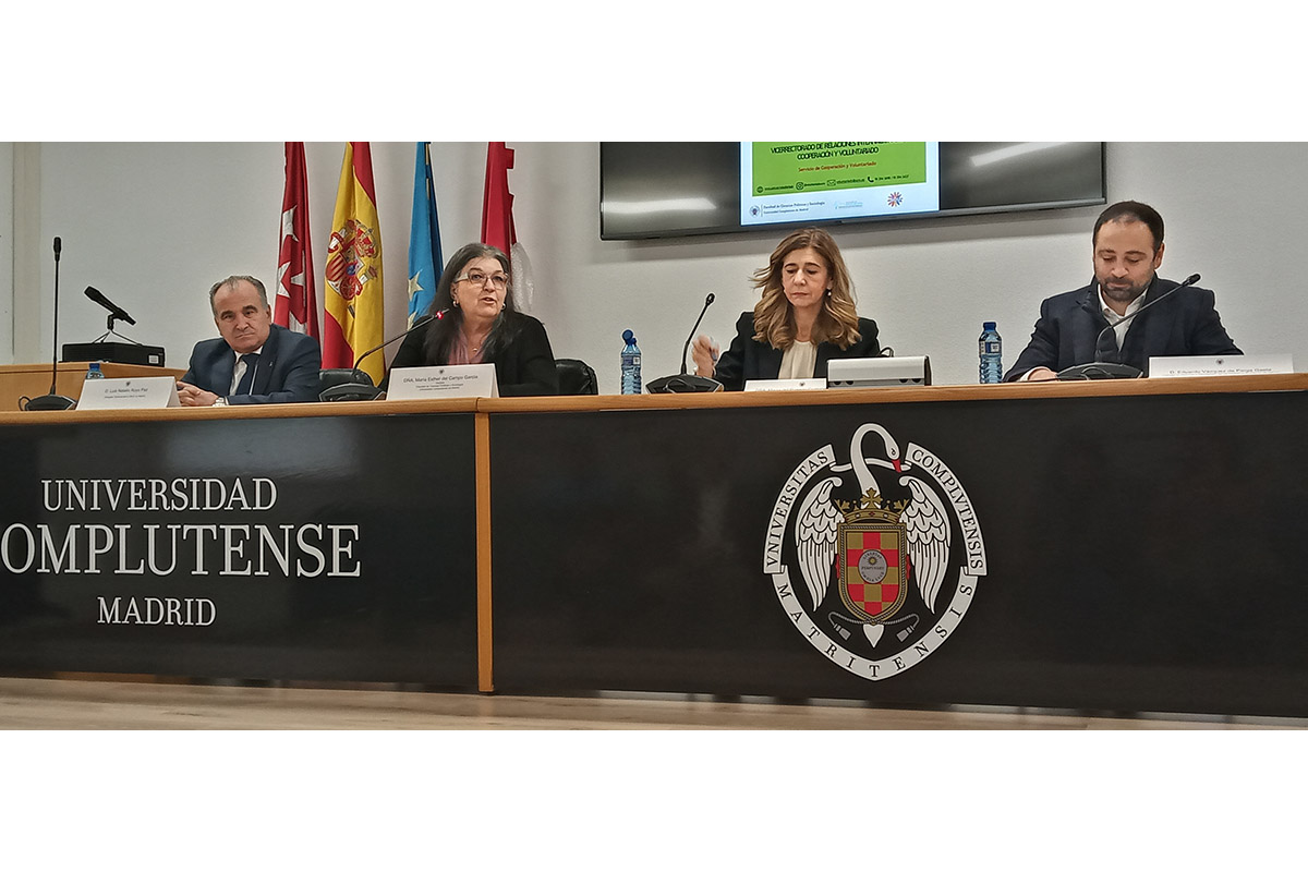 Mesa inaugural de la Feria de Voluntariado