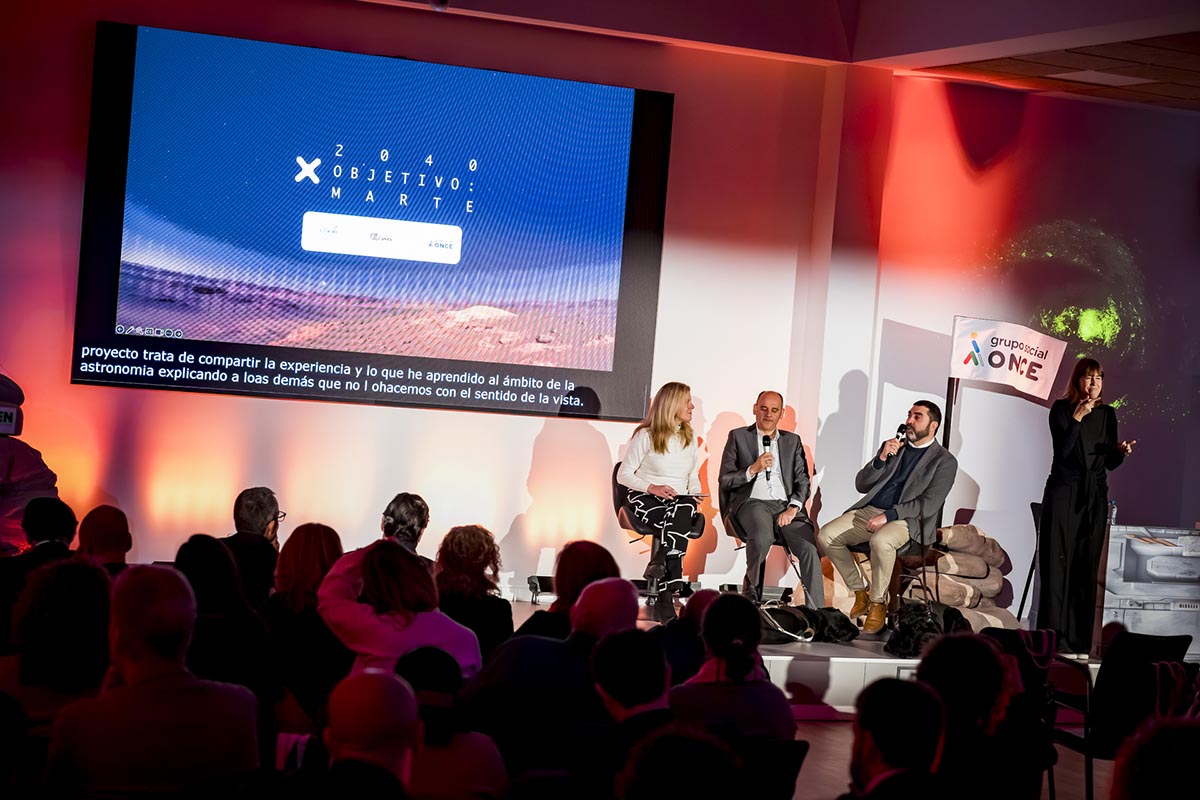 Mesa redonda junto a Rubén Dominguez, matemático del CSI, y Enrique Pérez, científico del CSIC