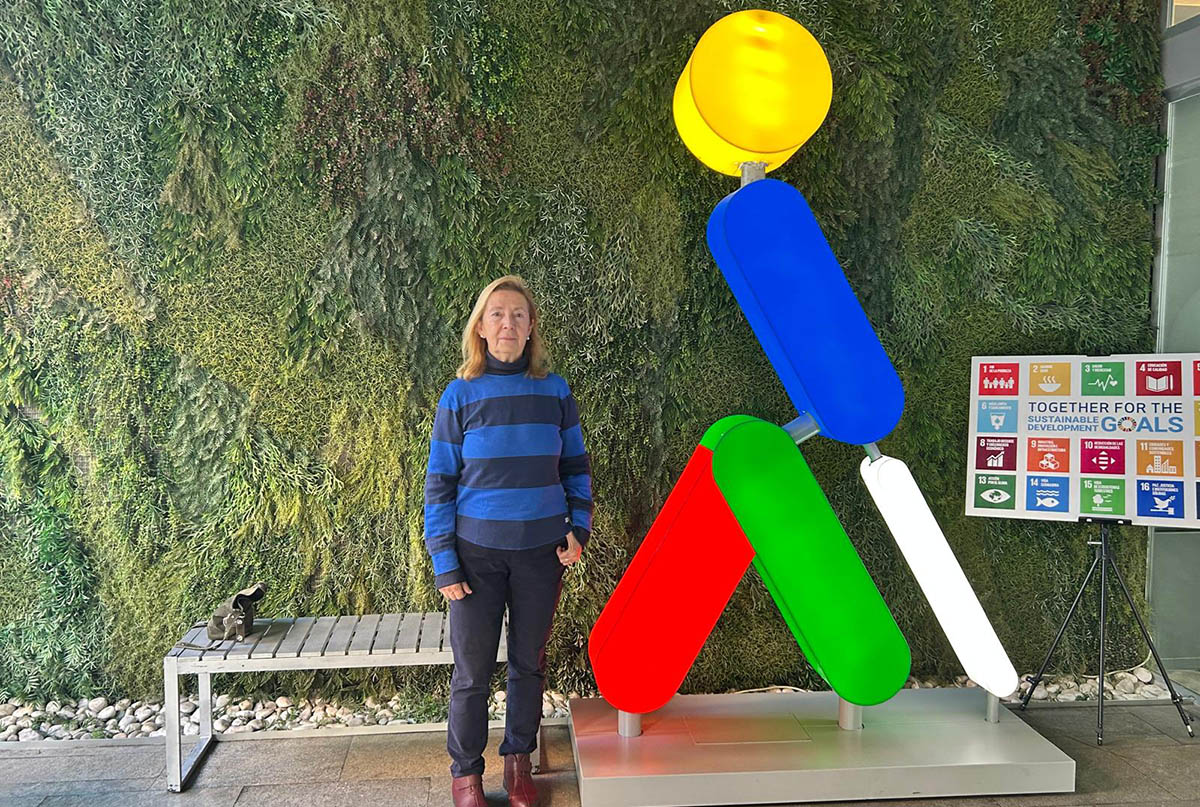 Paloma Bardón junto al Oncelio