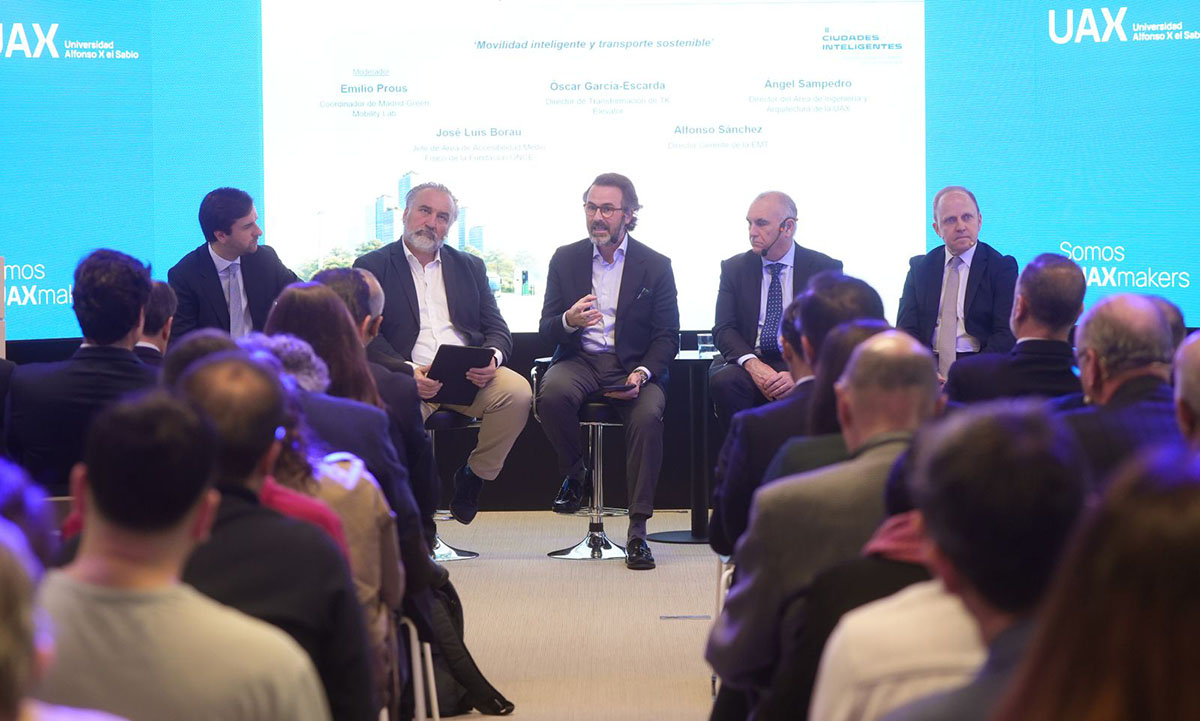 Un momento de la mesa de debate