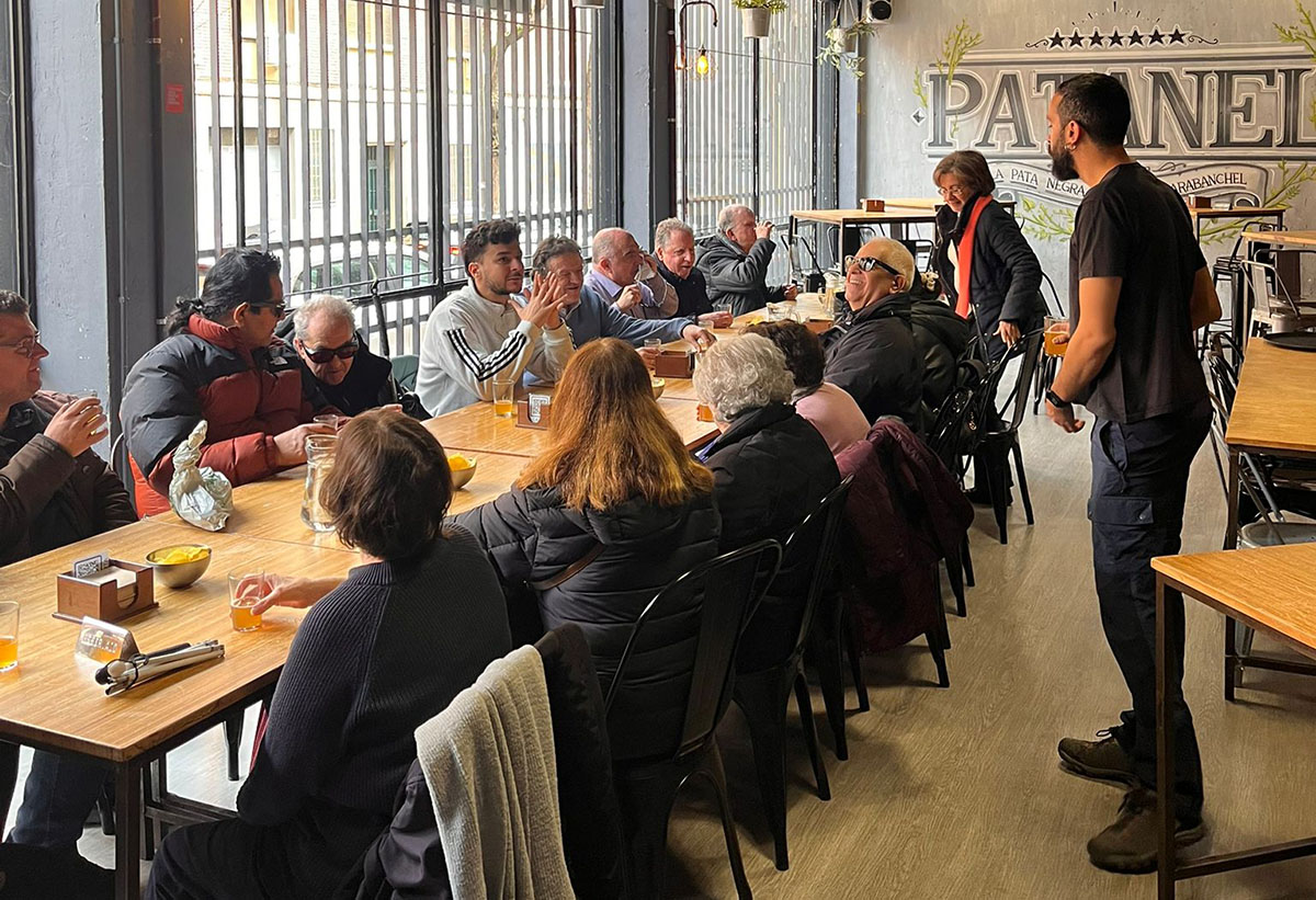 El momento de la degustación en la cervecera