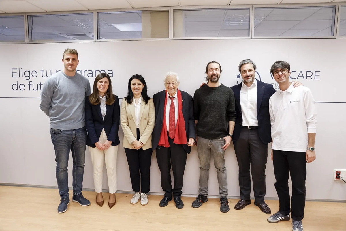 Responsables de las tres entidades posan en una foto de familia