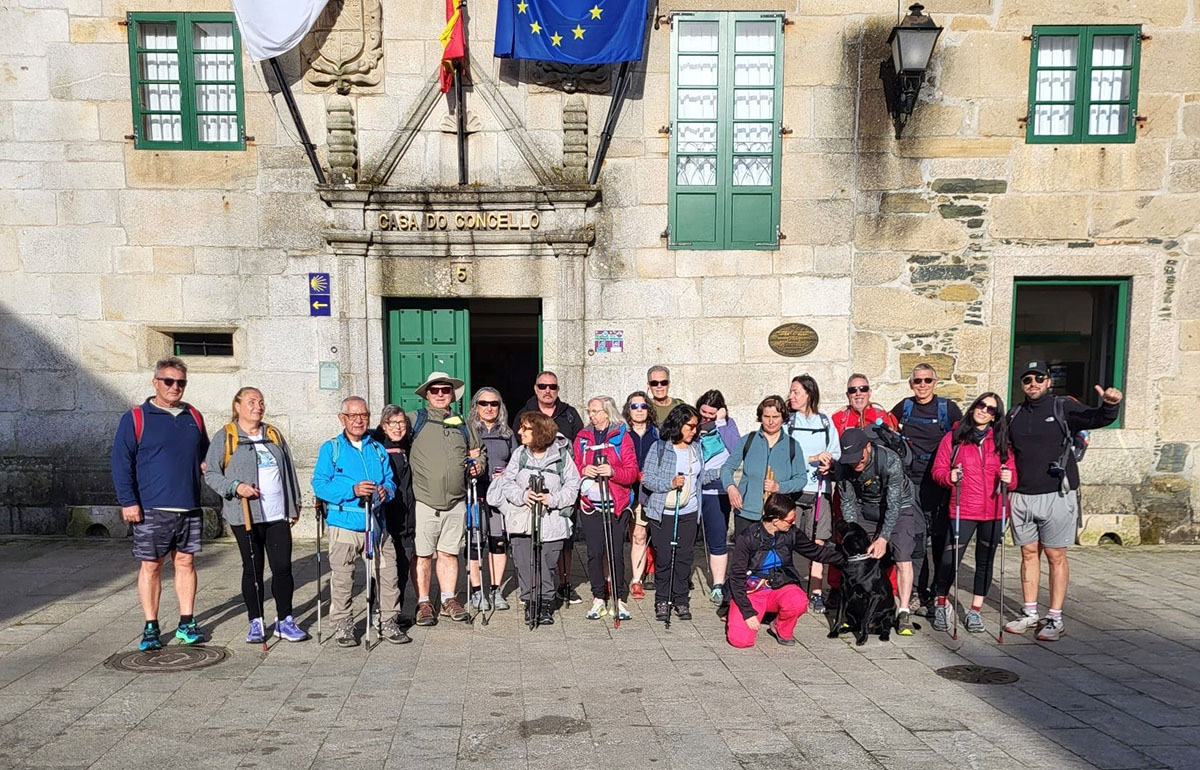 El grupo de senderistas en el Camino de Santiago