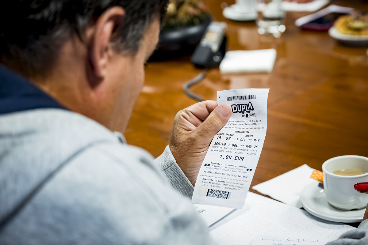 Primer plano de un boleto del Dupla