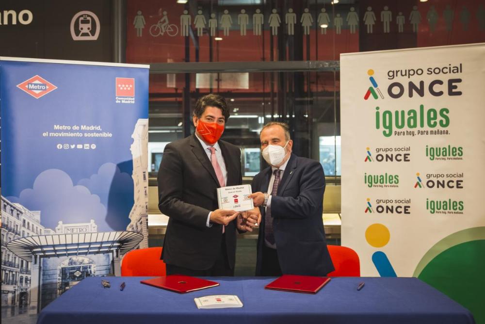 David Pérez y Luis Natalio tras la firma del convenio