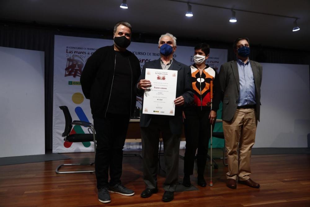 Entrega del galardón a Eterno Retorno