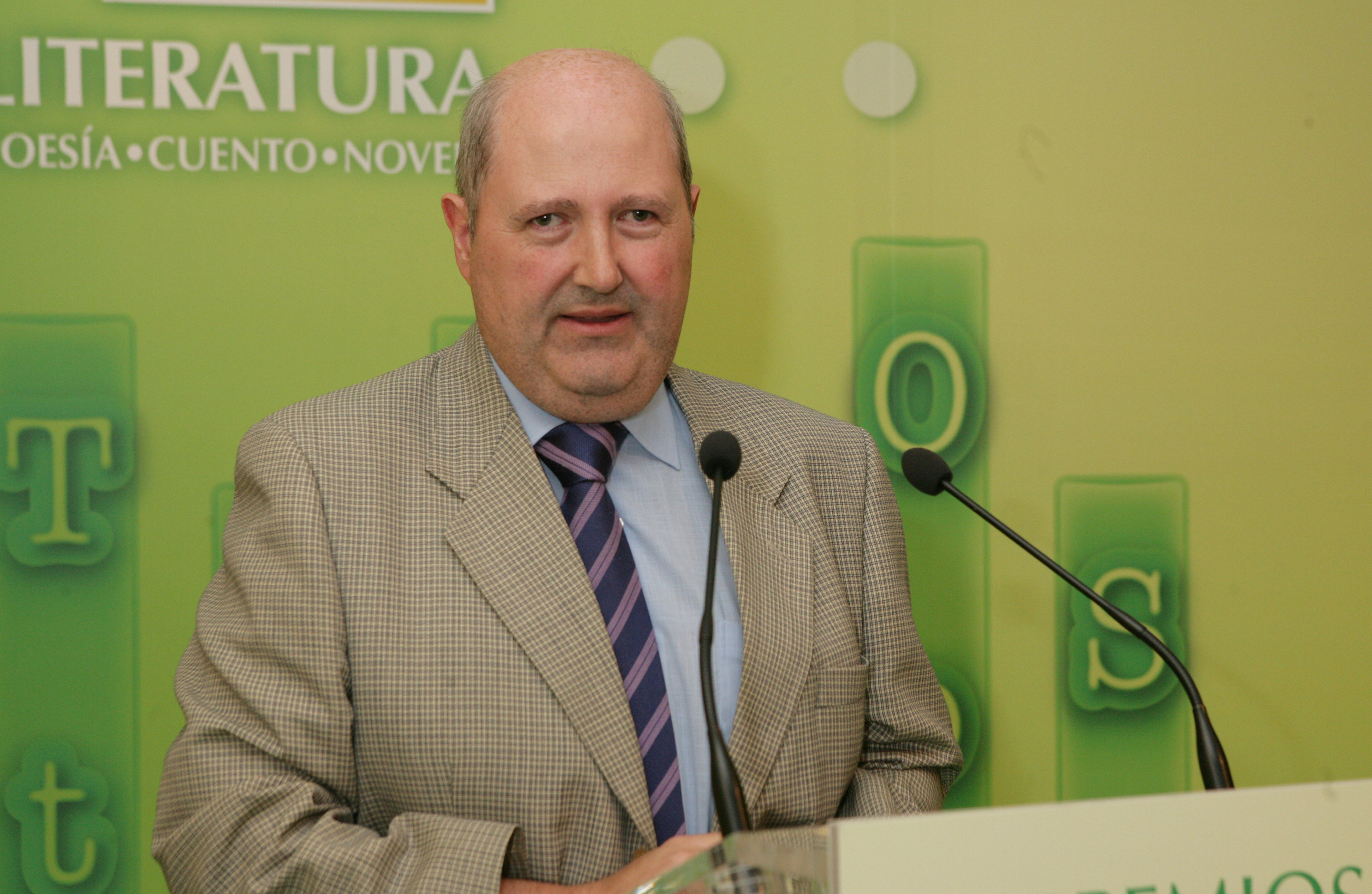alberto_gil_en_la_entrega_de_los_tiflos_2014_0.jpg