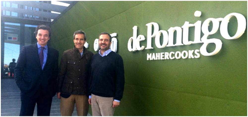 Alejandro Oñoro, José Ángel Preciados y Enrique Martínez tras la firma del convenio