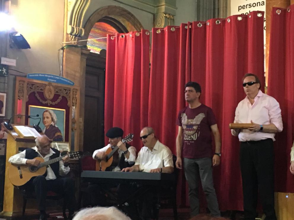 Instrumentistas de Alma Libre durante la actuación