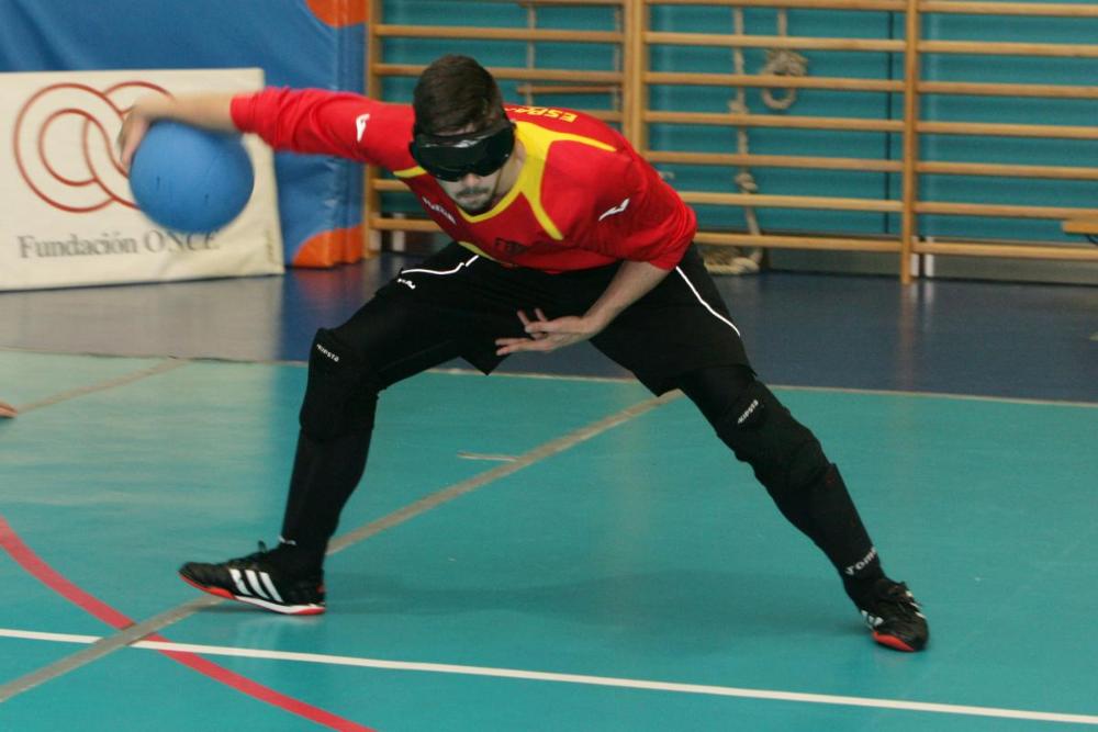 Álvaro Rubio lanzando el balón durante un momento del entrenamiento