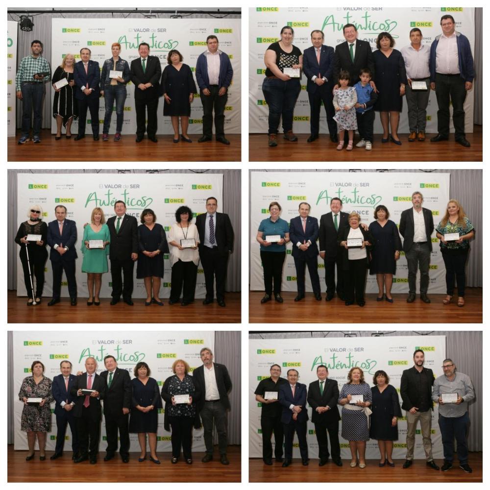 Collage con varios de los grupos homenajeados posando tras la recogida de galardones
