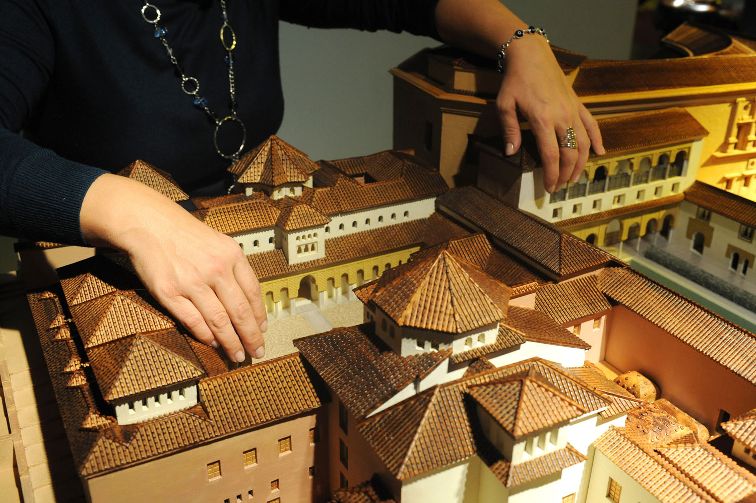 detalle_de_la_alhambra_maqueta_museo_tiflologico_once_1.jpg