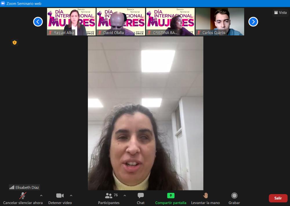 Elisabeth Díaz durante su intervención en el encuentro