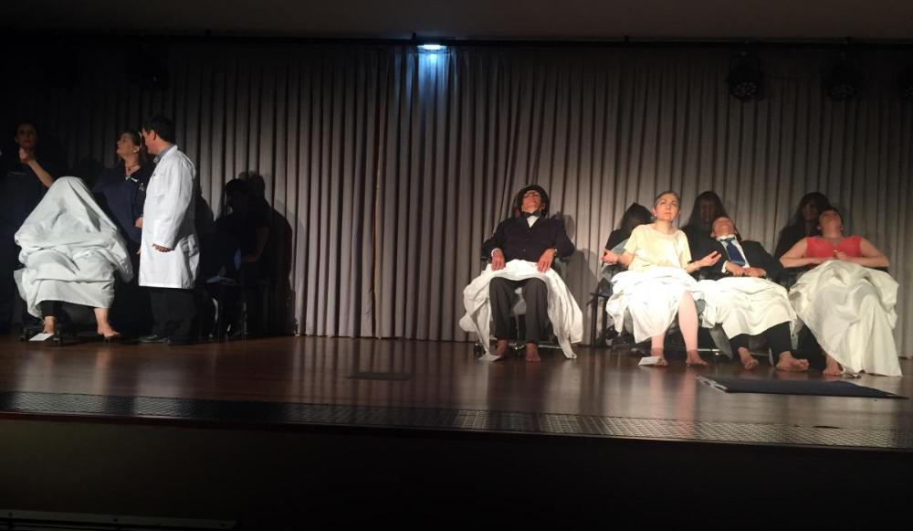 Escena de la obra 'Más allá' de Babel Teatro