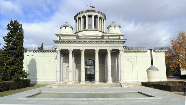 fachada_del_real_observatoiro_astronomico.jpg