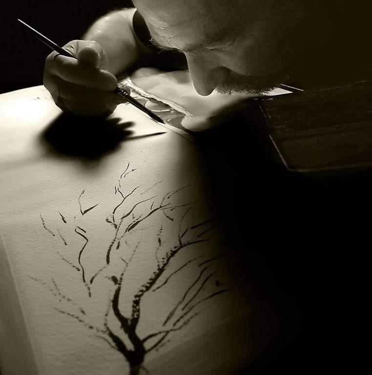 José Miguel González pintando