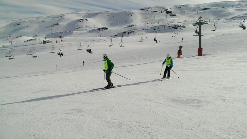 Afiliados esquiando en Sierra Nevada