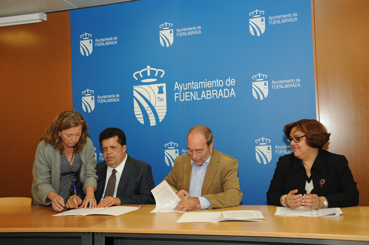 firma_acuerdo_entre_once_y_ayuntamiento_fuenlabrada.jpg