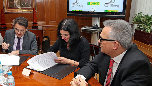firma_convenio_cibervoluntarios.jpg