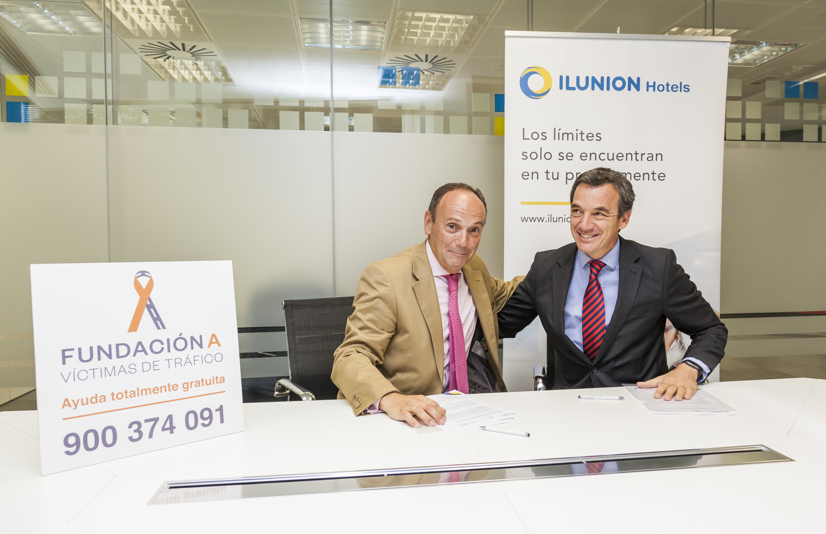 firma_conveno_ilunion_hotels_y_fundacion_a_victimas_de_trafico.jpg