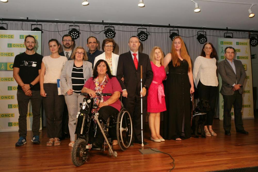 foto de familia de todos los participantes en la clausura de la Semana del Mayor