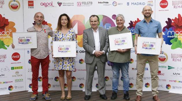 foto_de_familia_de_la_presentacion_del_cupon_de_la_once_dedicado_al_dia_del_orgullo_lgtbi.jpg
