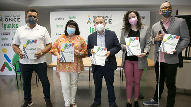 foto_de_familia_de_la_presentacion_en_madrid_del_informe_valor_compartido_grupo_social_once.jpg