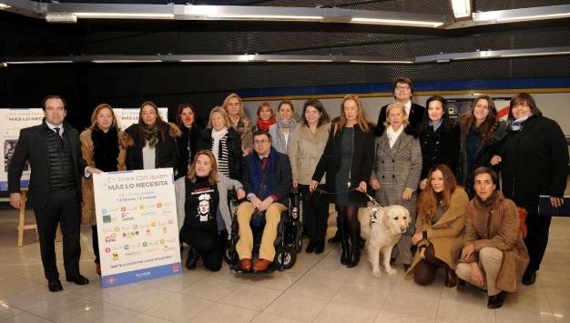 foto_de_familia_de_todos_los_representantes_de_asocioaciones_y_responsables_de_metro_madrid.jpg
