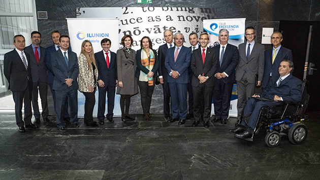 foto_de_familia_presentacion_habitacion_accesible.jpg