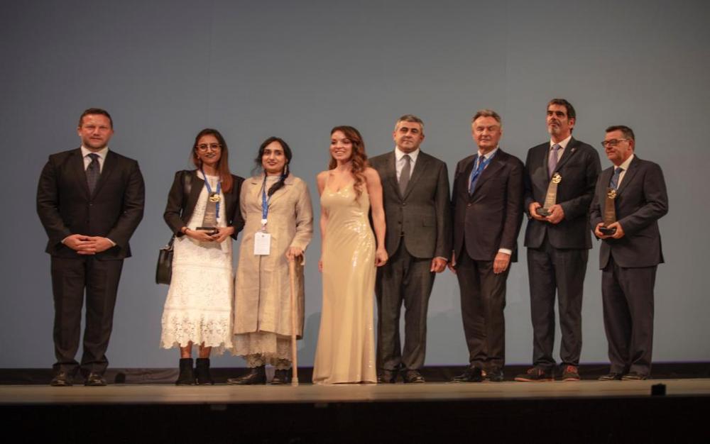 Foto de familia de la entrega de los premios
