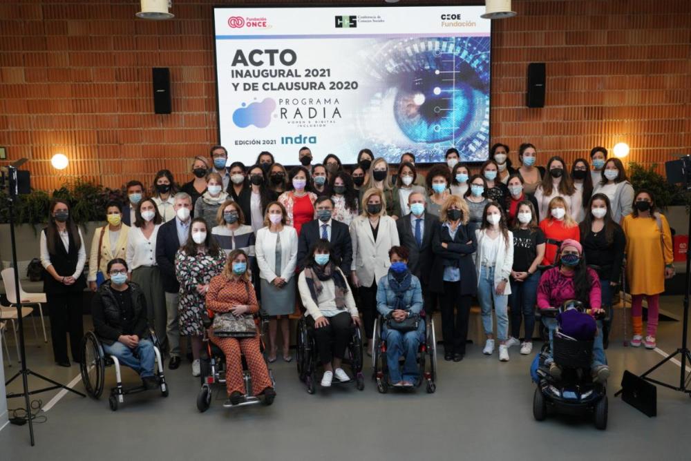 Foto de familia de la inauguración del curso RADIA