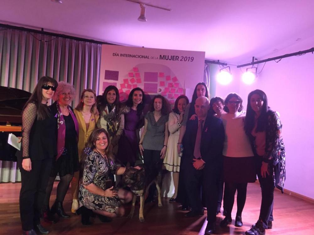 Foto de familia de todos los participantes en la jornada