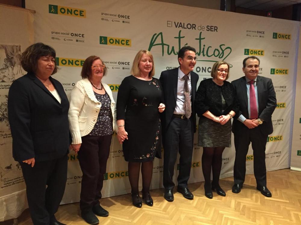 Foto de familia de los participantes en el acto del SBO