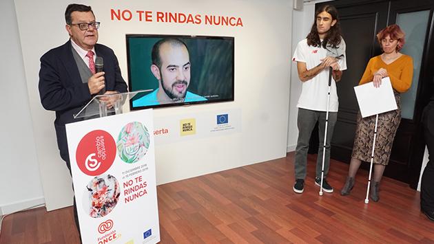 Foto de familia de la inauguración