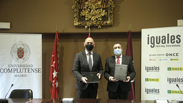 joaquin_goyache_goni_y_miguel_carballeda_tras_la_firma_del_acuerdo.jpg