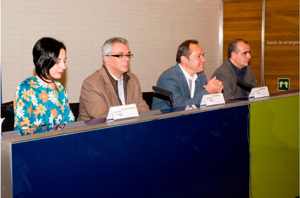 Mesa con los participantes en la presentación de la Plataforma