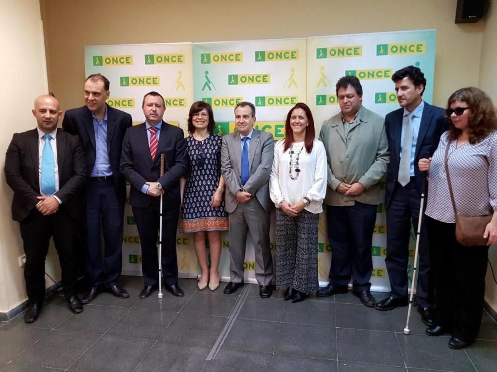 Foto de familia presentación de Sonia Calomardo