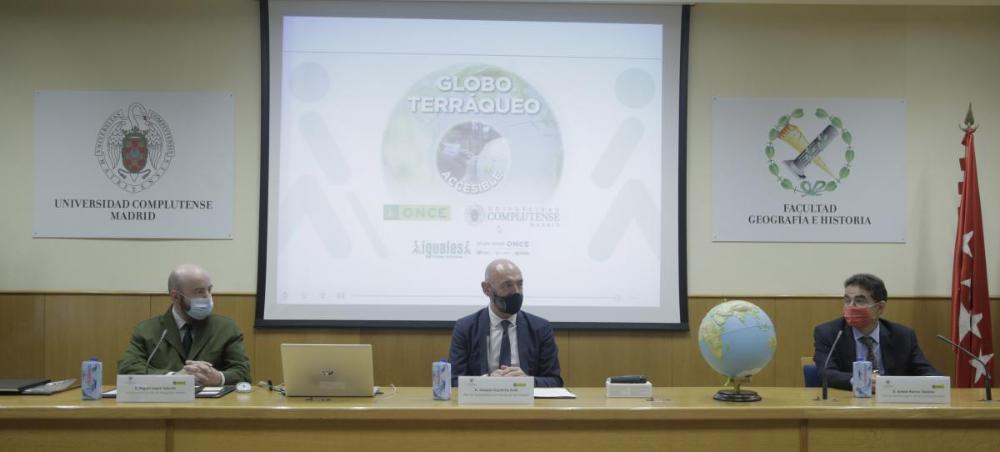 De Izquierda a derecha, Miguel Luque, Joaquín Goyache y Andrés Ramos