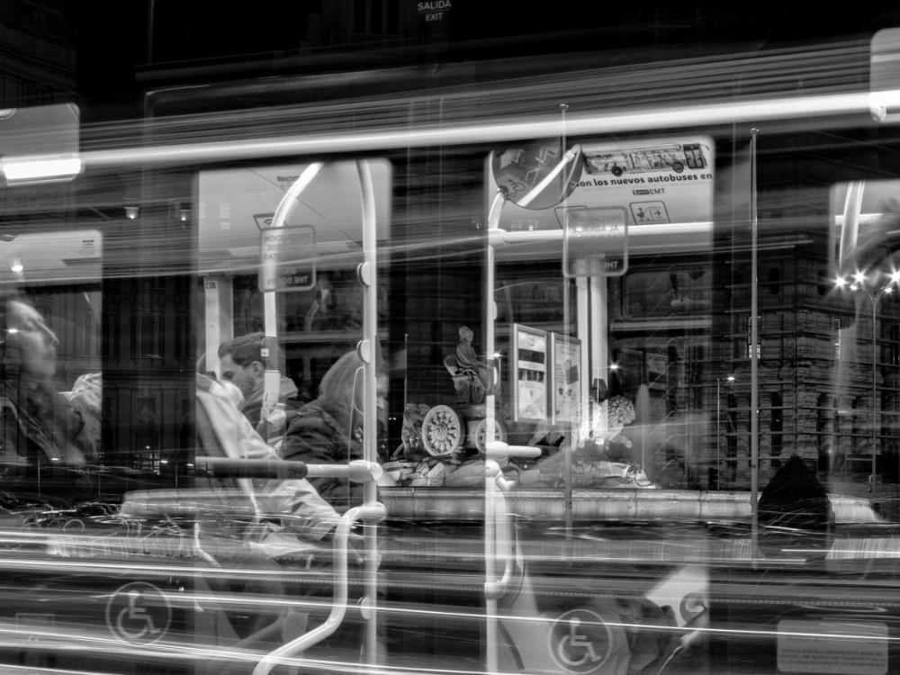 Primer premio de fotografía: 'Atravesando el cristal'