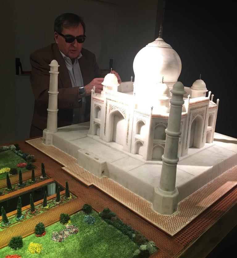 Francisco Javier MOreno en el Museo Tiflológico