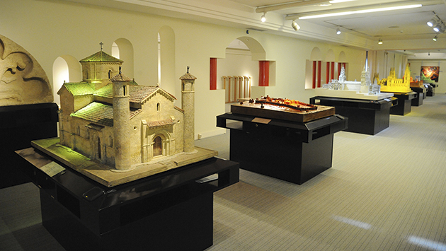 varias_de_las_maquetas_expuestas_en_el_museo_tiflologico_de_la_once.jpg
