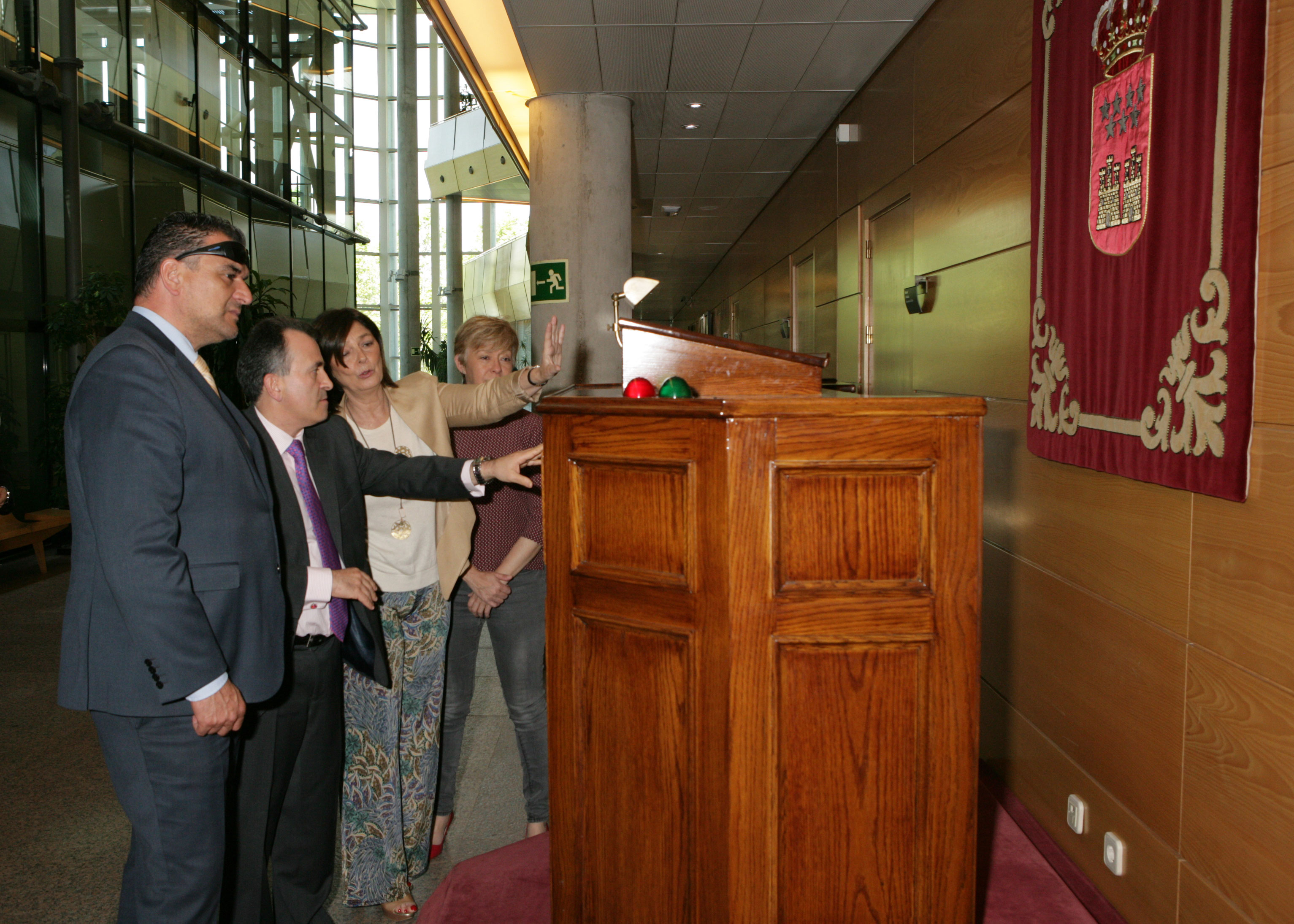 visita-a-la-asamblea-de-madrid.jpg